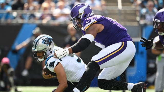 Defensive lineman Marcus Davenport